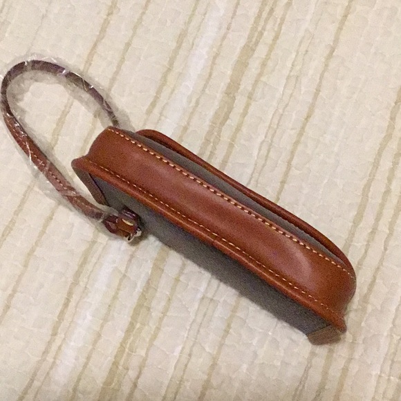 Dooney & Bourke Elephant Gray Pebble Grain genuine leather Wristlet Pouch Wallet - Picture 7 of 10